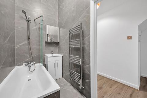 2 bedroom flat for sale, Downside Crescent, Belsize Park, London