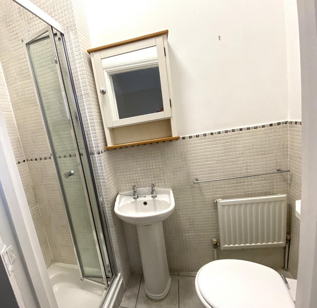 Bedroom 2- ensuite shower