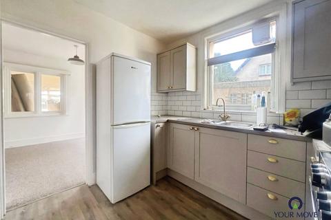 2 bedroom detached house to rent, Chichester Road, West Sussex PO21