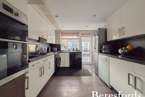 3 bedroom terraced house for sale, Front Lane, Cranham, RM14