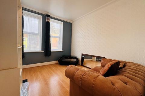 1 bedroom flat for sale, Tudor Street, Cardiff CF11