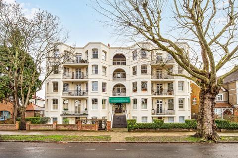 1 bedroom flat to rent, Burlington Court, Spencer Road, London