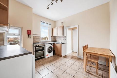 1 bedroom flat to rent, Burlington Court, Spencer Road, London