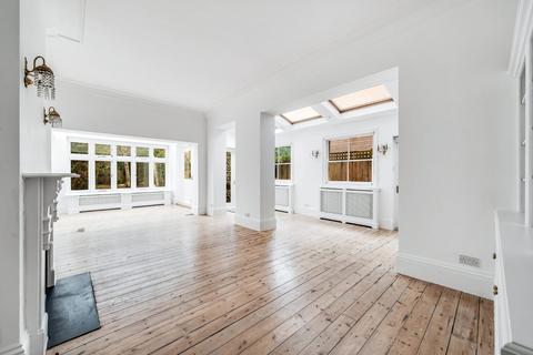 undefined, Airedale Avenue, London