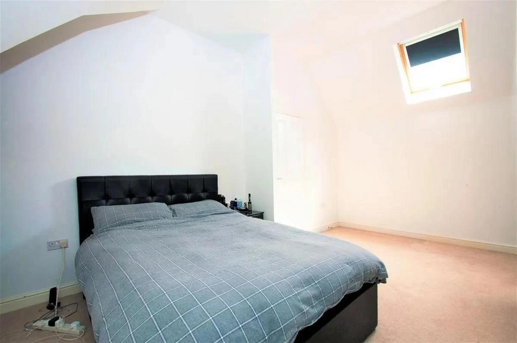 Bedroom 5.jpg