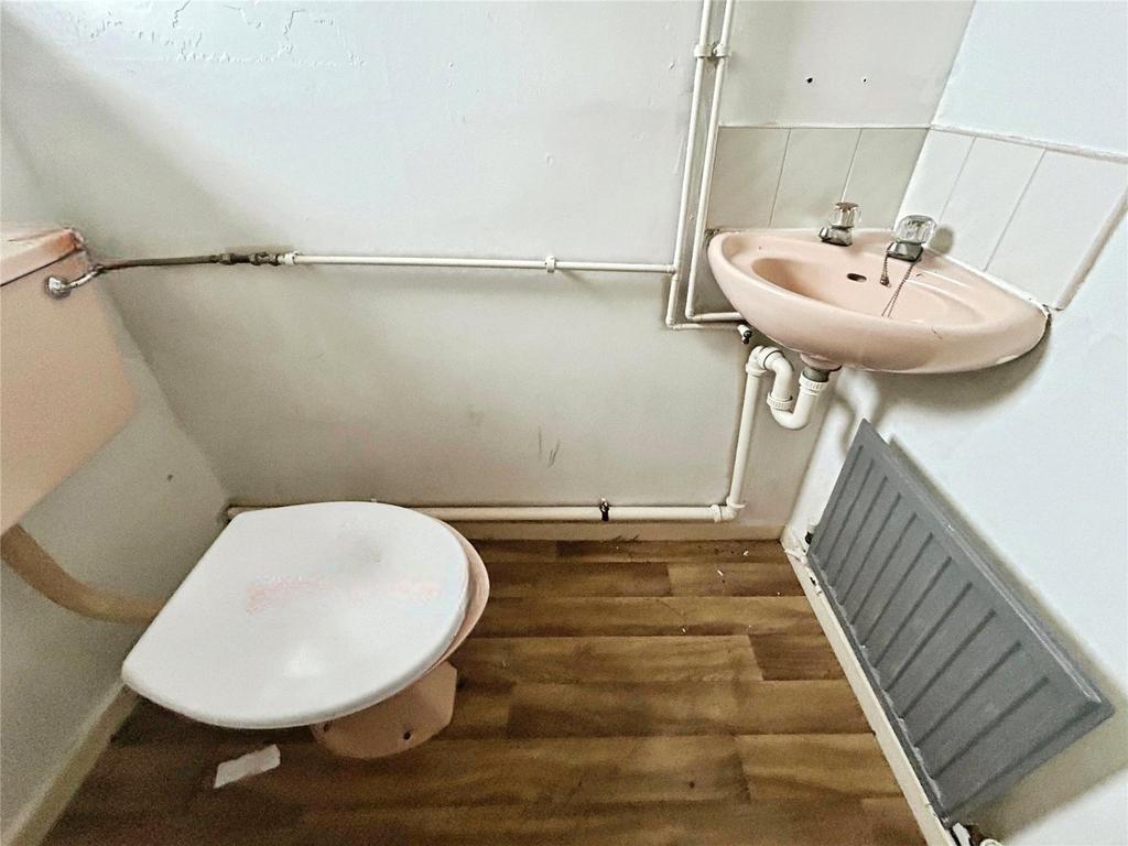 Cloakroom/Wc