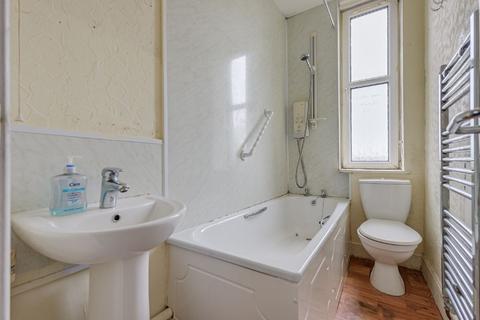 1 bedroom flat for sale, Gibson Terrace, Flat 3F2, Fountainbridge, Edinburgh EH11