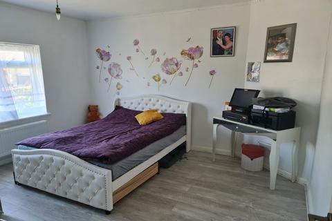 undefined, Chequers Avenue, Hyde Park, Doncaster, South Yorkshire DN4