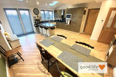 2 bedroom semi-detached house for sale, Lindisfarne, Sunderland SR2