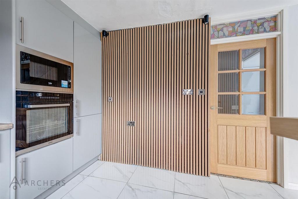 126 Burgoyne Road(Interior)-4.jpg