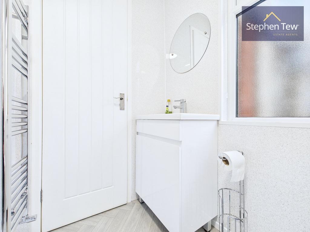 Apartment 3 Bathroom
