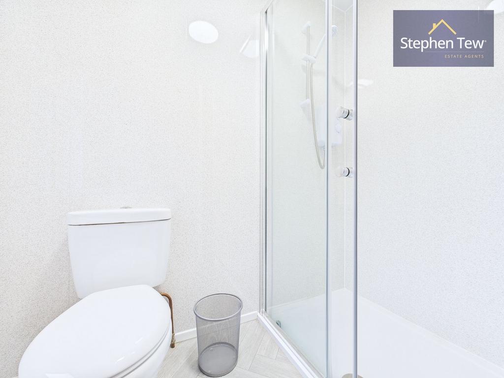 Apartment 3 Bathroom
