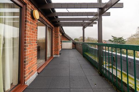 2 bedroom penthouse for sale, Hawthorne Drive, Evington, LE5