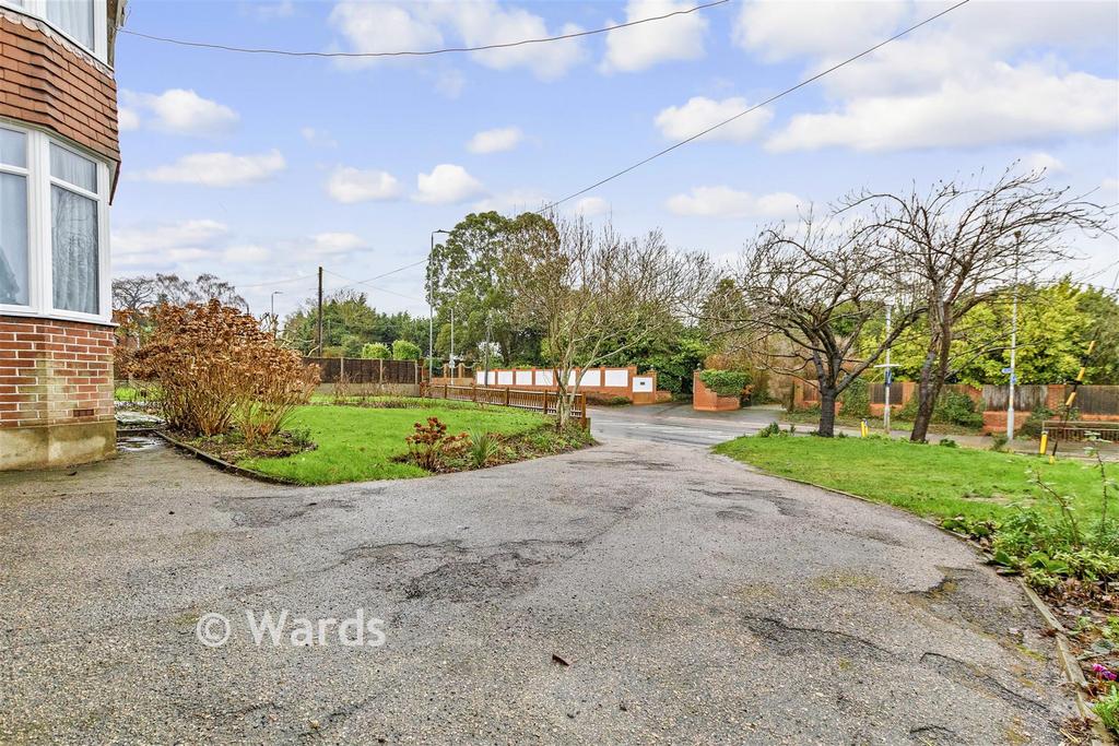 Driveway/Parking