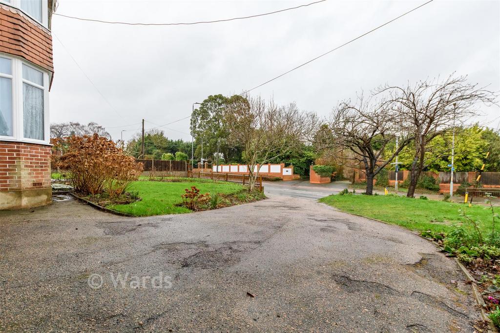 Driveway/Parking