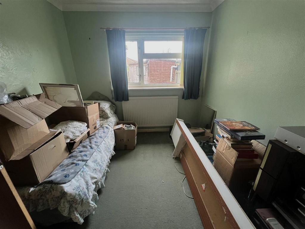 Bedroom 1.jpg