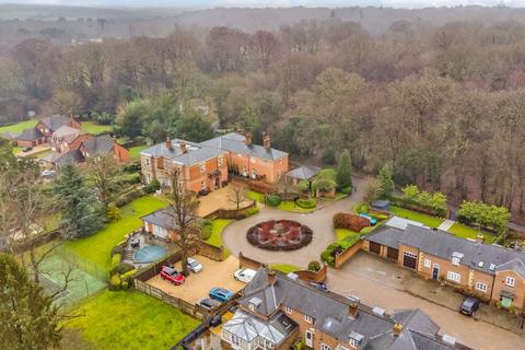 3 bedroom end of terrace house for sale, Sherrards Mansions, Welwyn Garden City, Hertfordshire, AL8 7AY