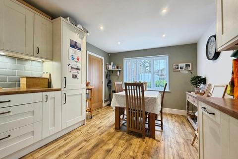 3 bedroom end of terrace house for sale, Bill Deedes Way, Aldington, Ashford, TN25 7ES