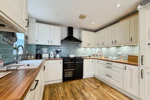 3 bedroom end of terrace house for sale, Bill Deedes Way, Aldington, Ashford, TN25 7ES