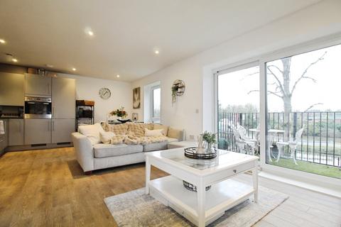 1 bedroom apartment to rent, Hazlemere Marina, Waltham Abbey
