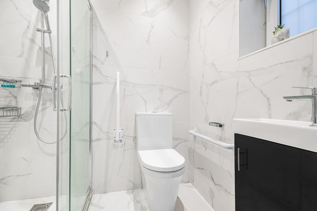 Ensuite shower room