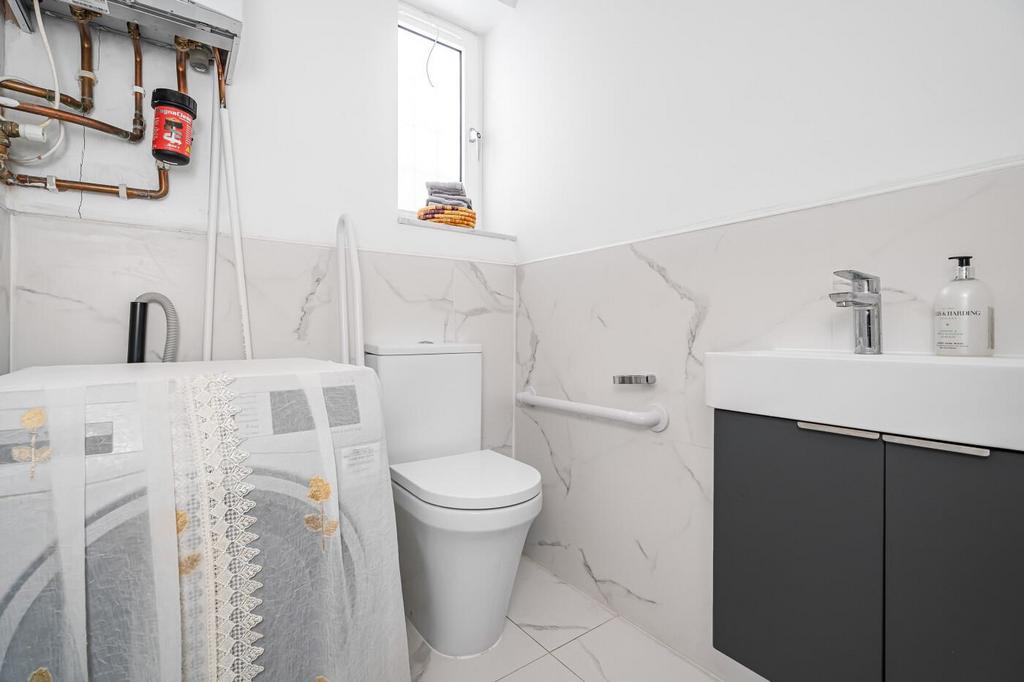 Utility room / downstairs wc