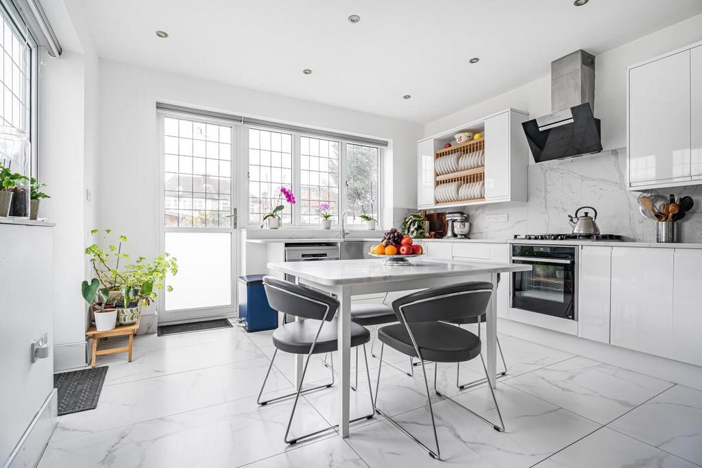Kitchen / breakfast room