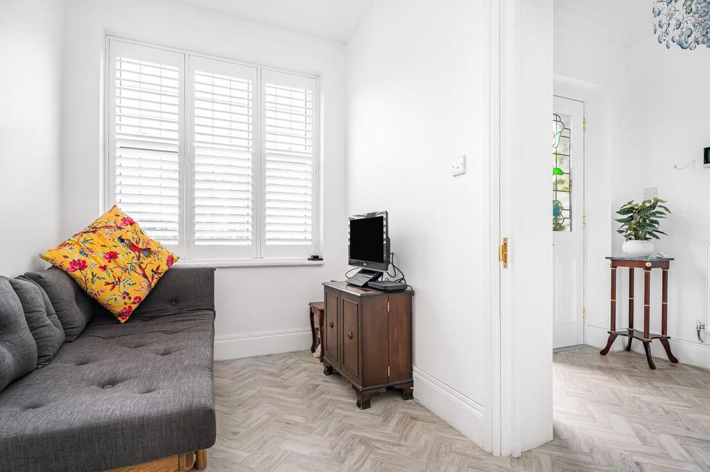 Study / bedroom 5