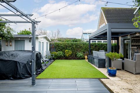 3 bedroom semi-detached house for sale, Harrison Gardens, Hockley, SS5