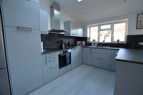 4 bedroom semi-detached house for sale, Jessel Drive, Loughton, IG10