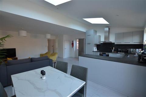 4 bedroom semi-detached house for sale, Jessel Drive, Loughton, IG10