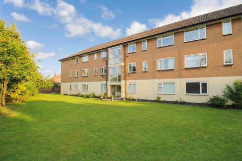 2 bedroom apartment to rent, Abbots Close, Sale