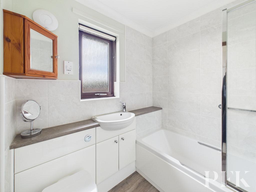 En Suite Bathroom