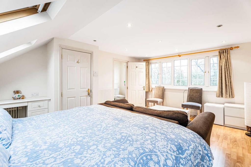 Bedroom 1 (loft)