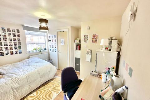 4 bedroom detached house for sale - Lindrick Drive, Leicester LE5