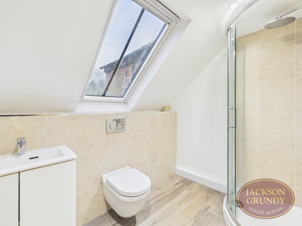 En suite to bedroom one