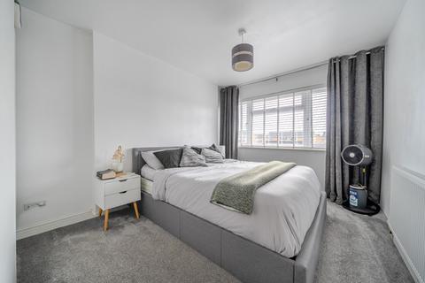 undefined, Bourton Close, Tilehurst, Reading
