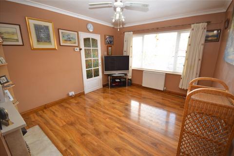 undefined, Oatfield Close, Luton, Bedfordshire, LU4