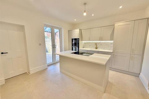 3 bedroom terraced house for sale, Peel Street, Macclesfield