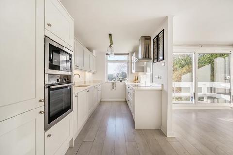 2 bedroom flat for sale, Kingston Upon Thames,  Surrey,  KT2