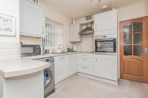 2 bedroom bungalow for sale, Lynwood Close, Birkenshaw, Bradford, West Yorkshire, BD11