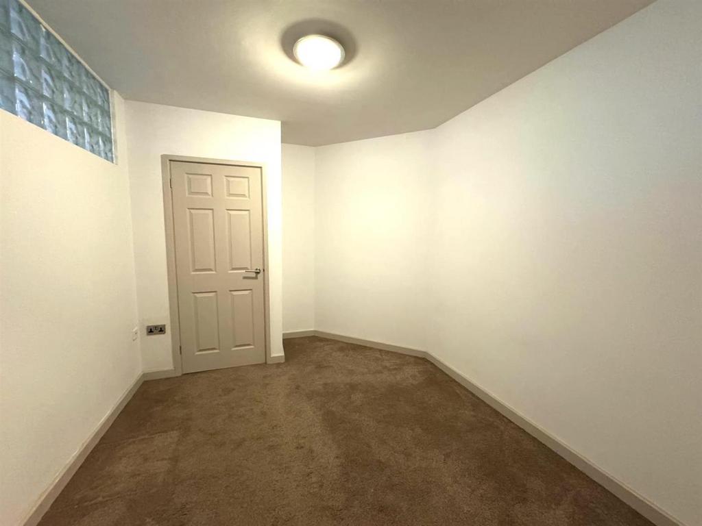 Bedroom pic 2.jpeg