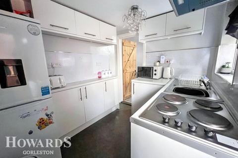3 bedroom terraced house for sale, Station Road North, Belton