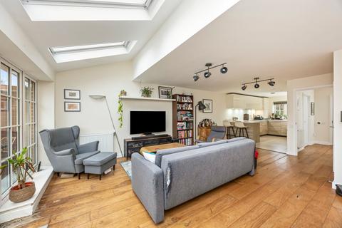 3 bedroom semi-detached house for sale, Brown Close, Broadbridge Heath, RH12