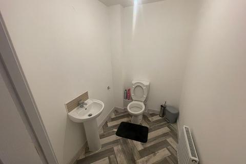 2 bedroom detached house to rent, Falshaw Way, Manchester M18