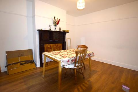 3 bedroom semi-detached house to rent, Deanscroft Avenue, London NW9