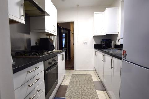3 bedroom semi-detached house to rent, Deanscroft Avenue, London NW9
