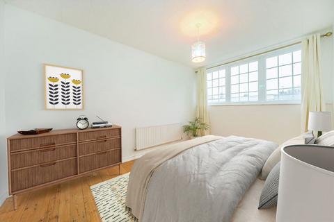 4 bedroom terraced house for sale, Swanwick Close, London SW15