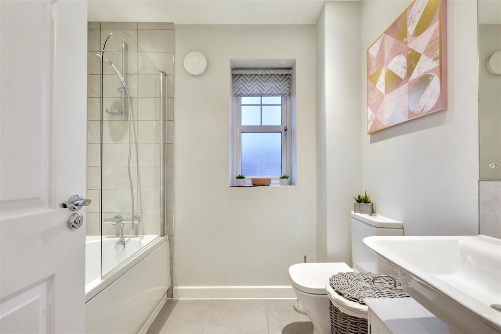 Bathroom 2.jpeg