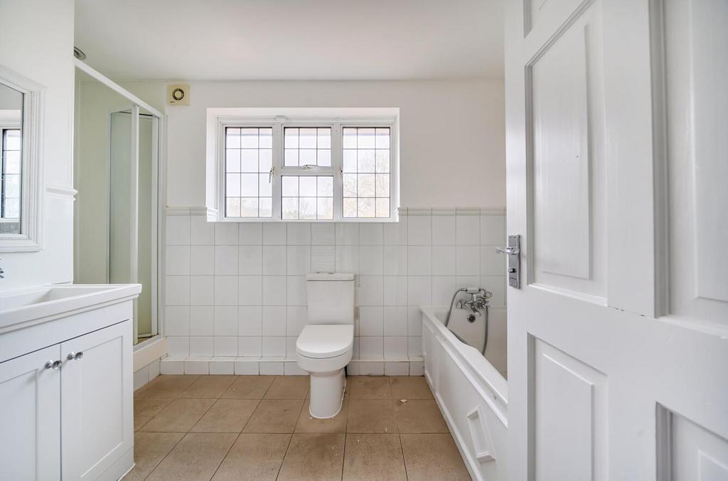 Davidson Frost-Wellings, DFW, Glanleam, Bathroom O